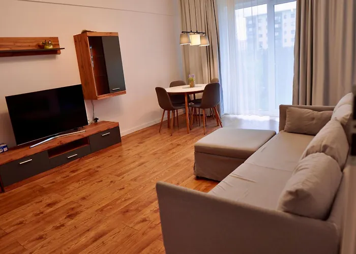 Coresi, 2 Camere, Sleeps 6 Large Private Garden Pets Welcome